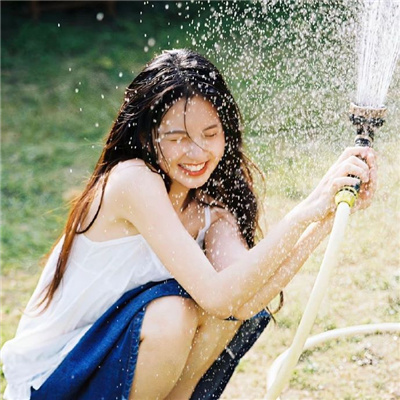 伴游女生温时雨的资料
