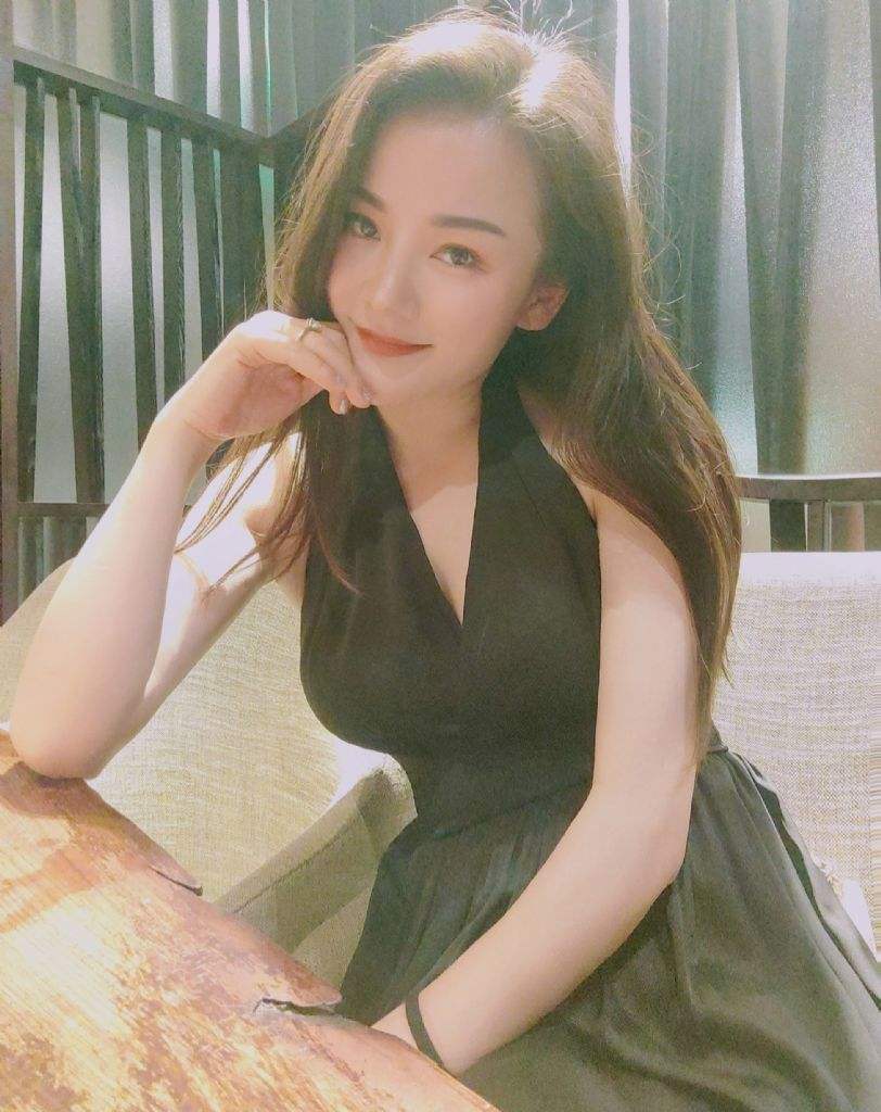 商务伴游陪玩(商务伴游就是卖)